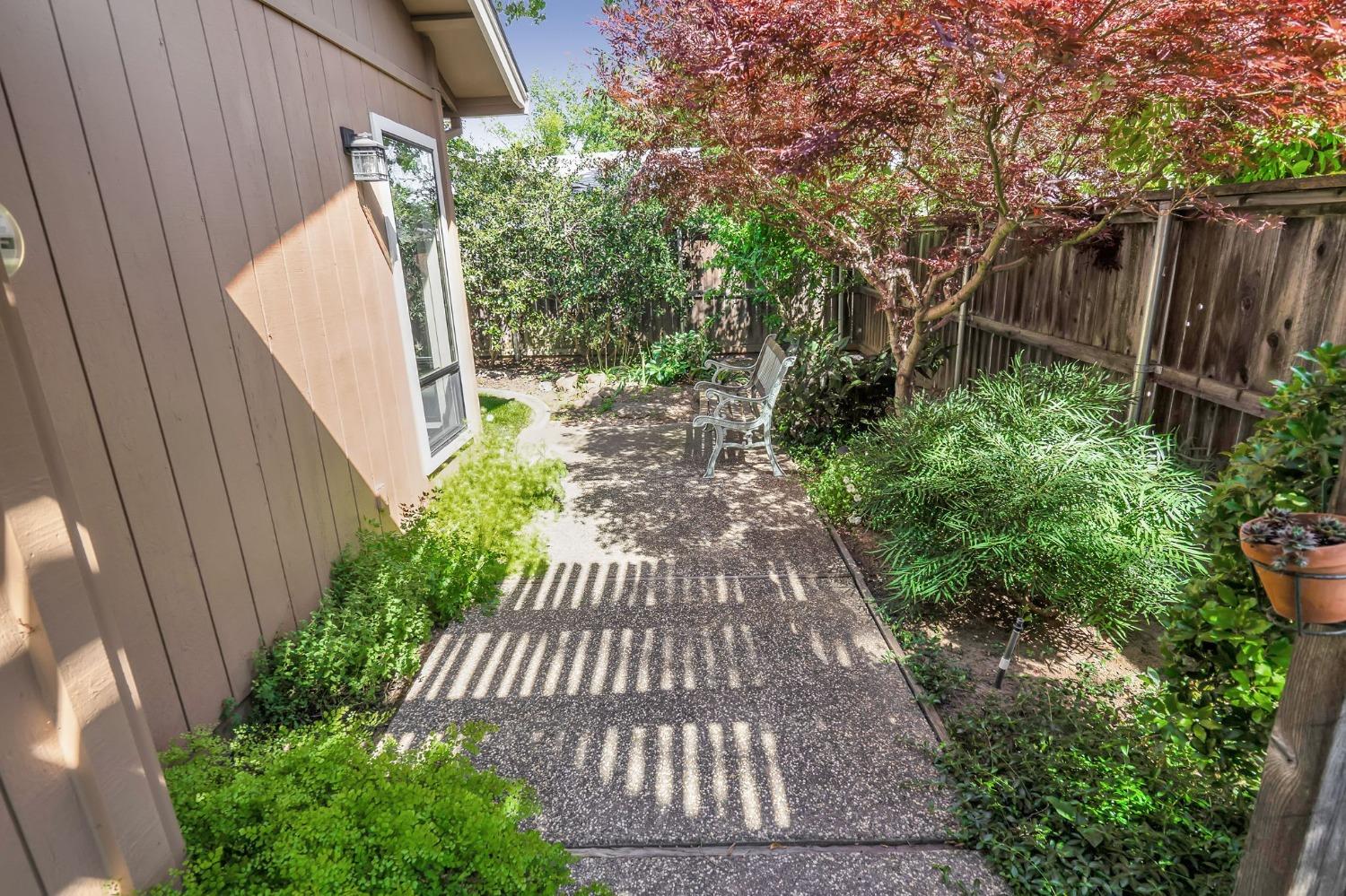 Detail Gallery Image 27 of 29 For 2120 Saint Ruben Ct, Carmichael,  CA 95608 - 3 Beds | 2 Baths