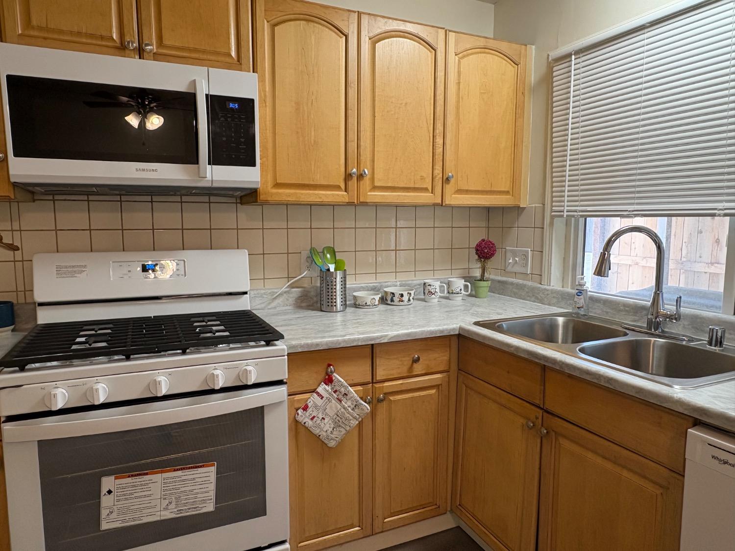 Detail Gallery Image 7 of 14 For 2926 Prentiss Ct, Stockton,  CA 95207 - 2 Beds | 1 Baths