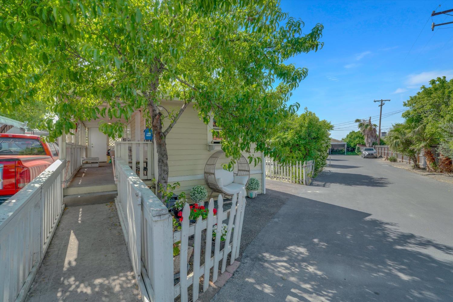 Detail Gallery Image 4 of 24 For 360 E. Grant Line 7, Tracy,  CA 95376 - 2 Beds | 1 Baths