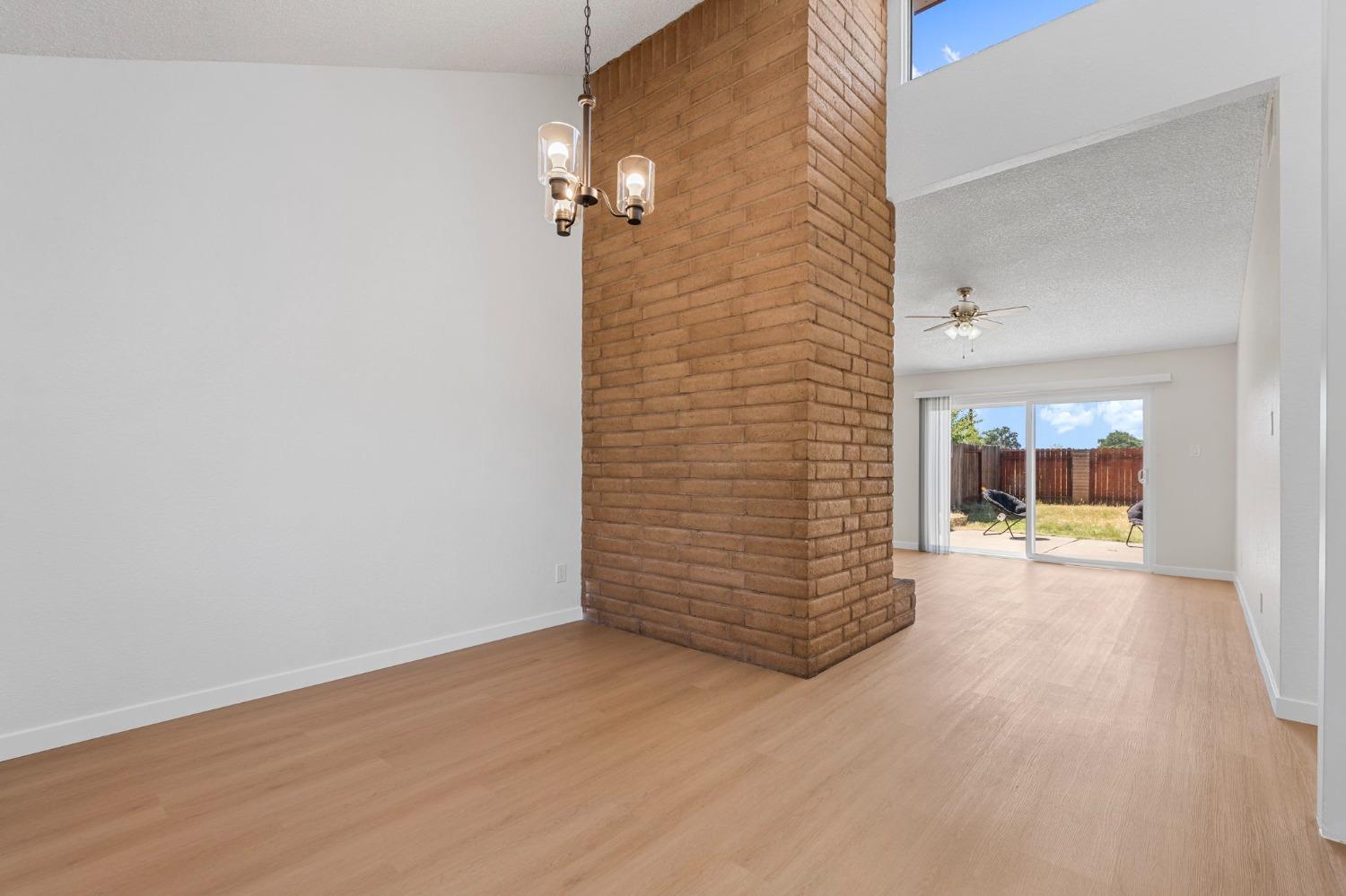 Detail Gallery Image 18 of 45 For 216 Jubilee Way, Rio Linda,  CA 95673 - 3 Beds | 2 Baths