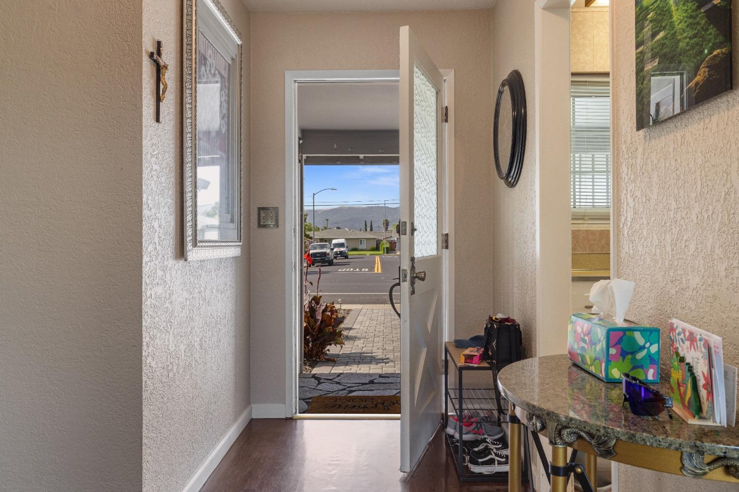 Detail Gallery Image 6 of 33 For 7795 Tamarack Dr, Dublin,  CA 94568 - 3 Beds | 2 Baths