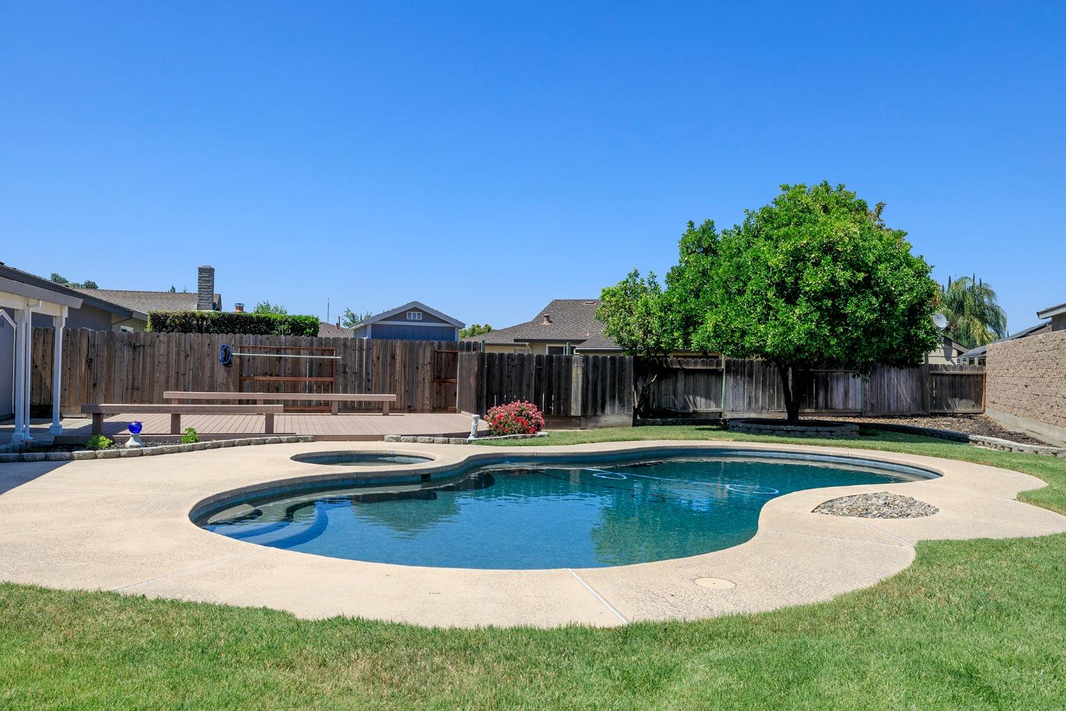 Oakridge Court, Modesto, California image 37