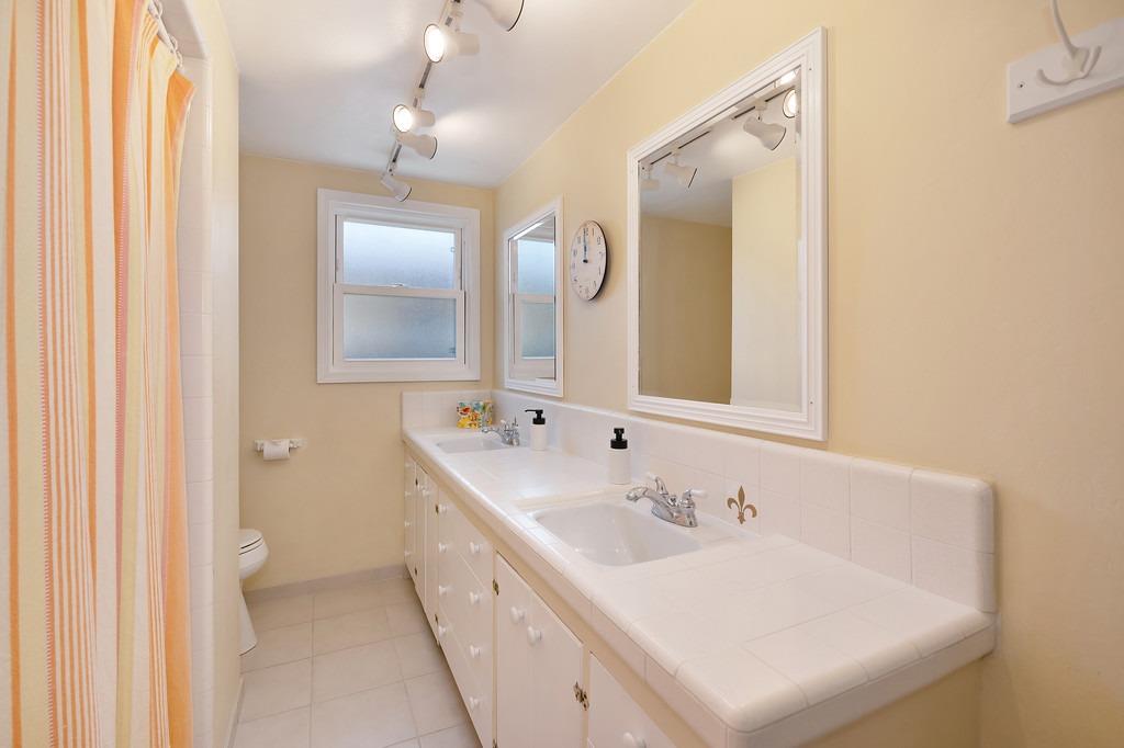 Detail Gallery Image 27 of 80 For 2901 61st St, Sacramento,  CA 95817 - 3 Beds | 1/1 Baths