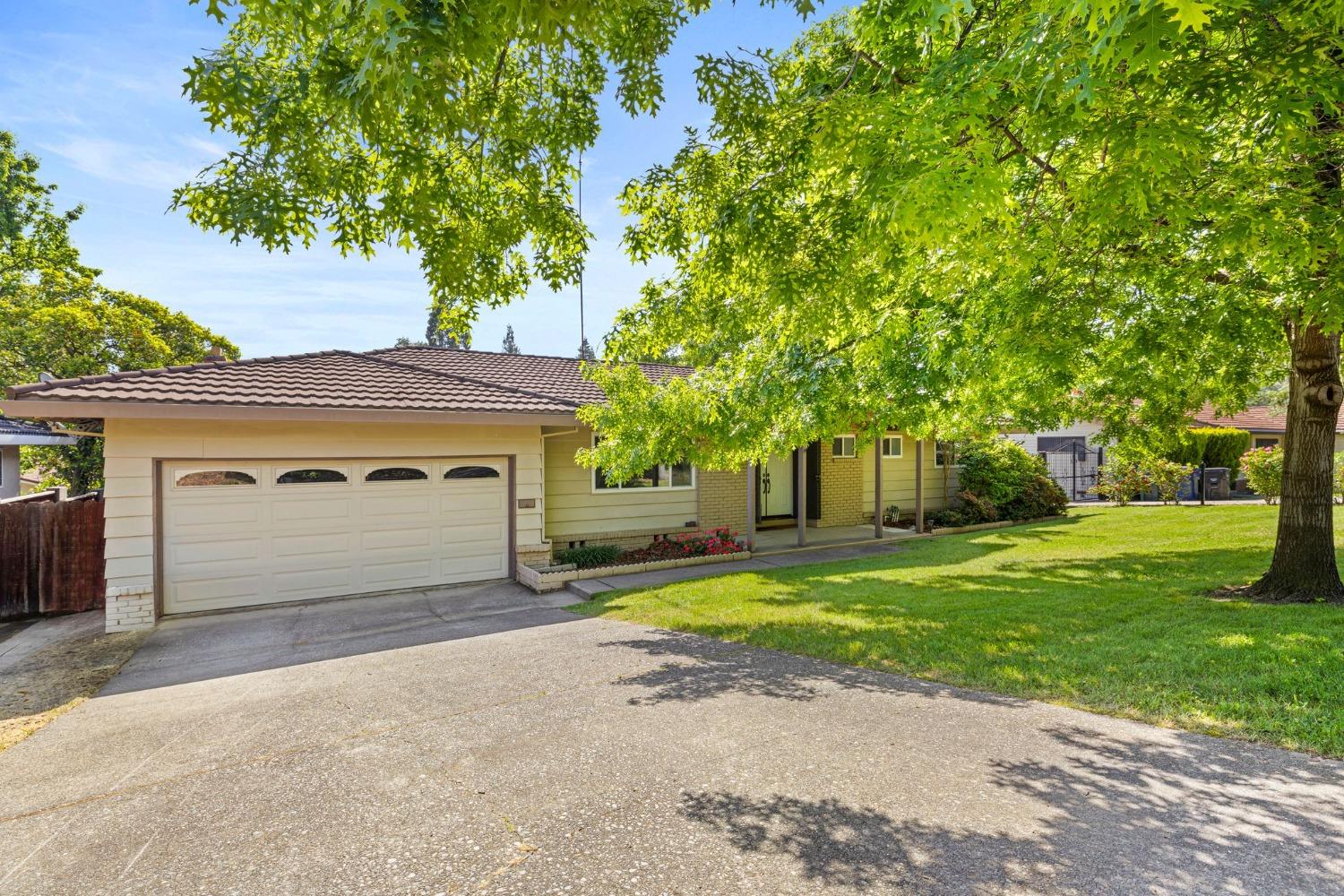 Detail Gallery Image 3 of 46 For 5038 Illinois Ave, Fair Oaks,  CA 95628 - 4 Beds | 2 Baths