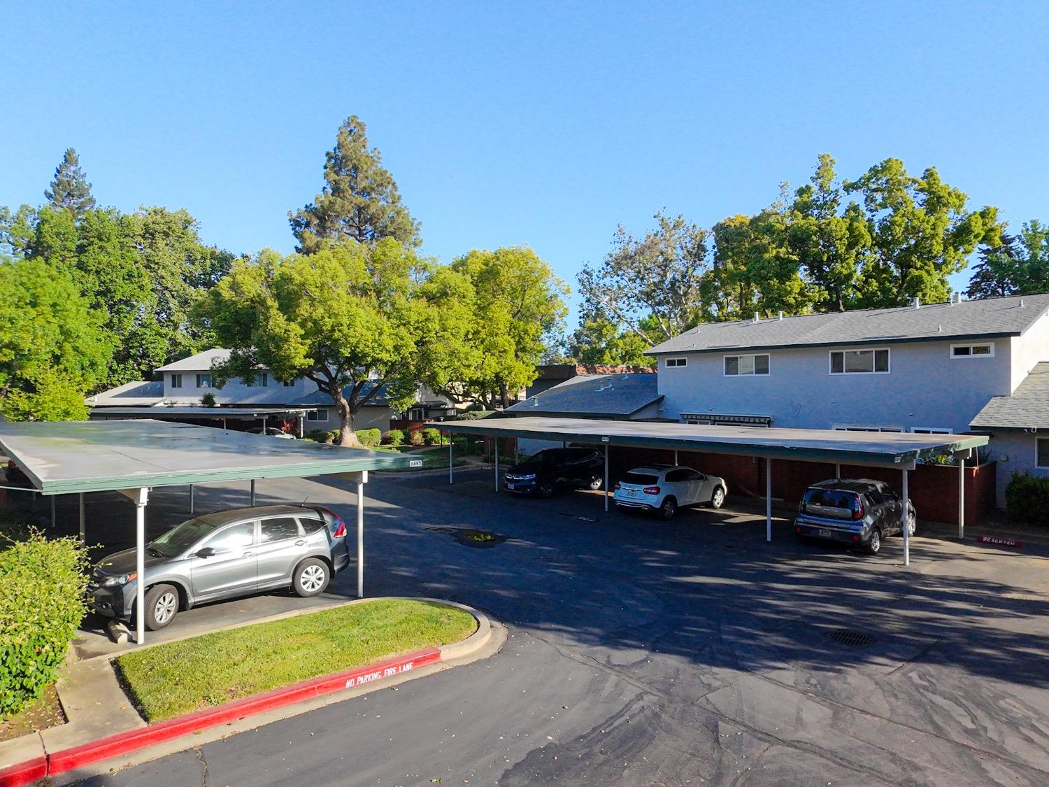Detail Gallery Image 4 of 23 For 8909 Salmon Falls Dr C,  Sacramento,  CA 95826 - 3 Beds | 1/1 Baths