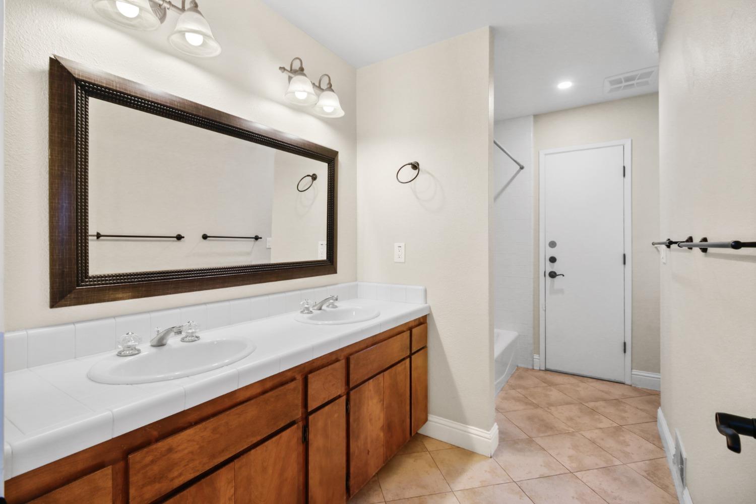 Detail Gallery Image 38 of 78 For 8401 Kroeger Ct, Fair Oaks,  CA 95628 - 4 Beds | 3 Baths