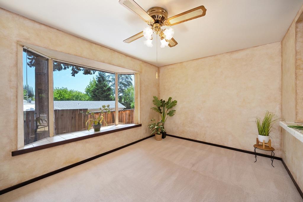 Detail Gallery Image 8 of 38 For 8005 Livorna Way, Fair Oaks,  CA 95628 - 4 Beds | 2 Baths