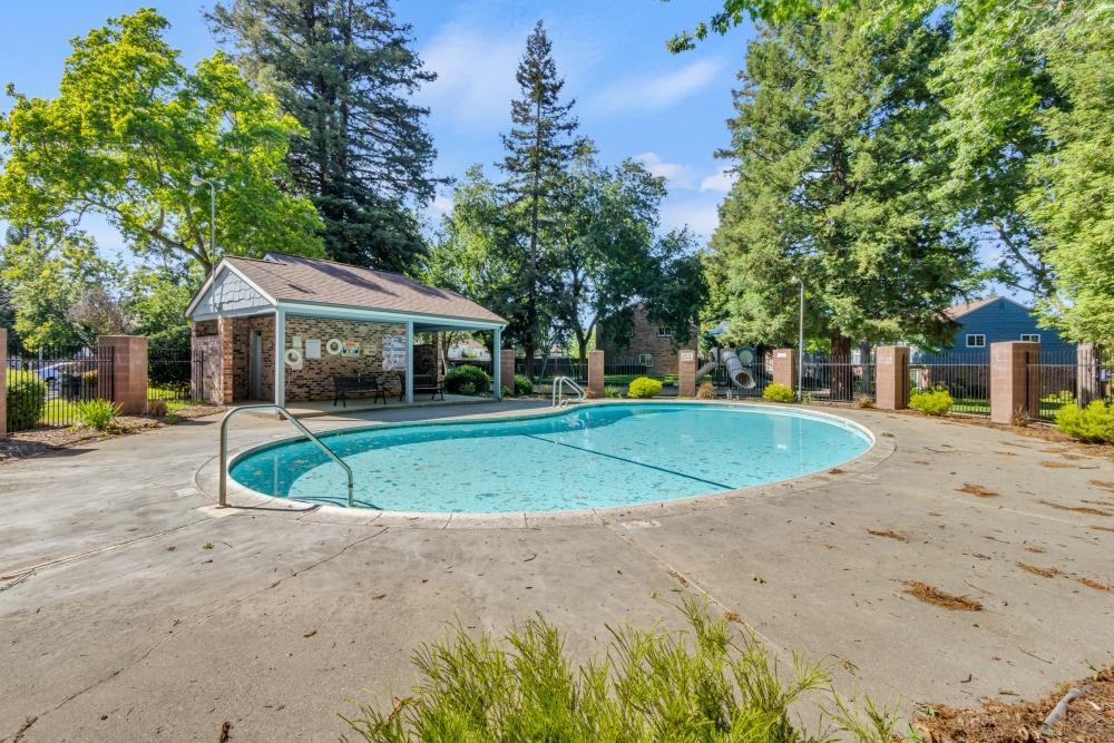 Detail Gallery Image 50 of 57 For 4020 Knoll Top Ct, Carmichael,  CA 95608 - 3 Beds | 1/1 Baths