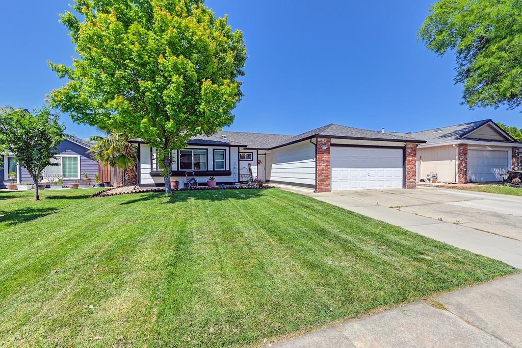 Detail Gallery Image 2 of 38 For 3535 Hiawatha Way, Antelope,  CA 95843 - 3 Beds | 2 Baths