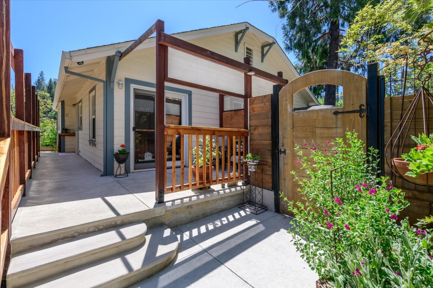 Wentworth Court, Placerville, California image 40