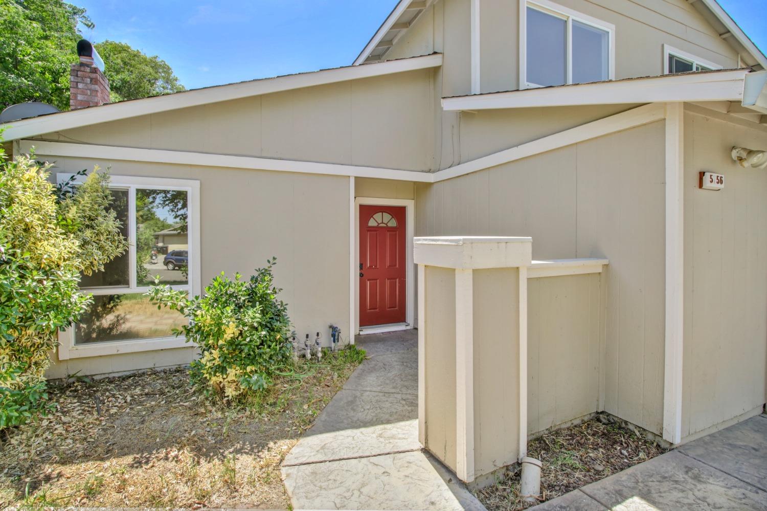 Detail Gallery Image 2 of 39 For 5756 Himalaya Way, Citrus Heights,  CA 95621 - 4 Beds | 3/1 Baths