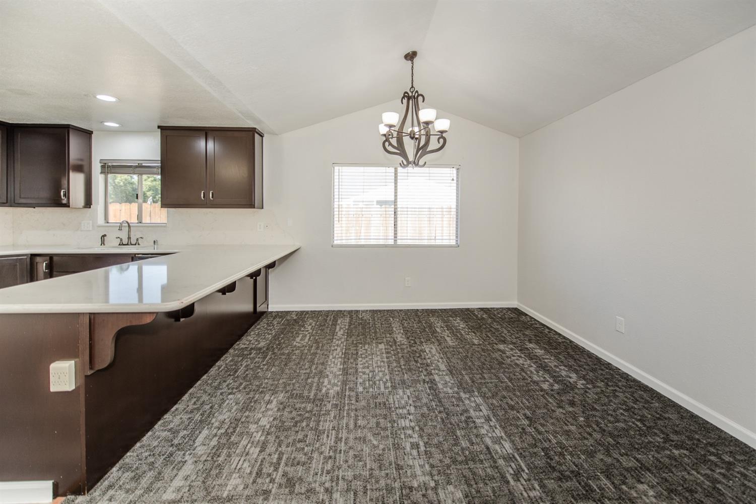 Detail Gallery Image 10 of 46 For 1925 Arrowsmith Dr, Manteca,  CA 95336 - 3 Beds | 2 Baths