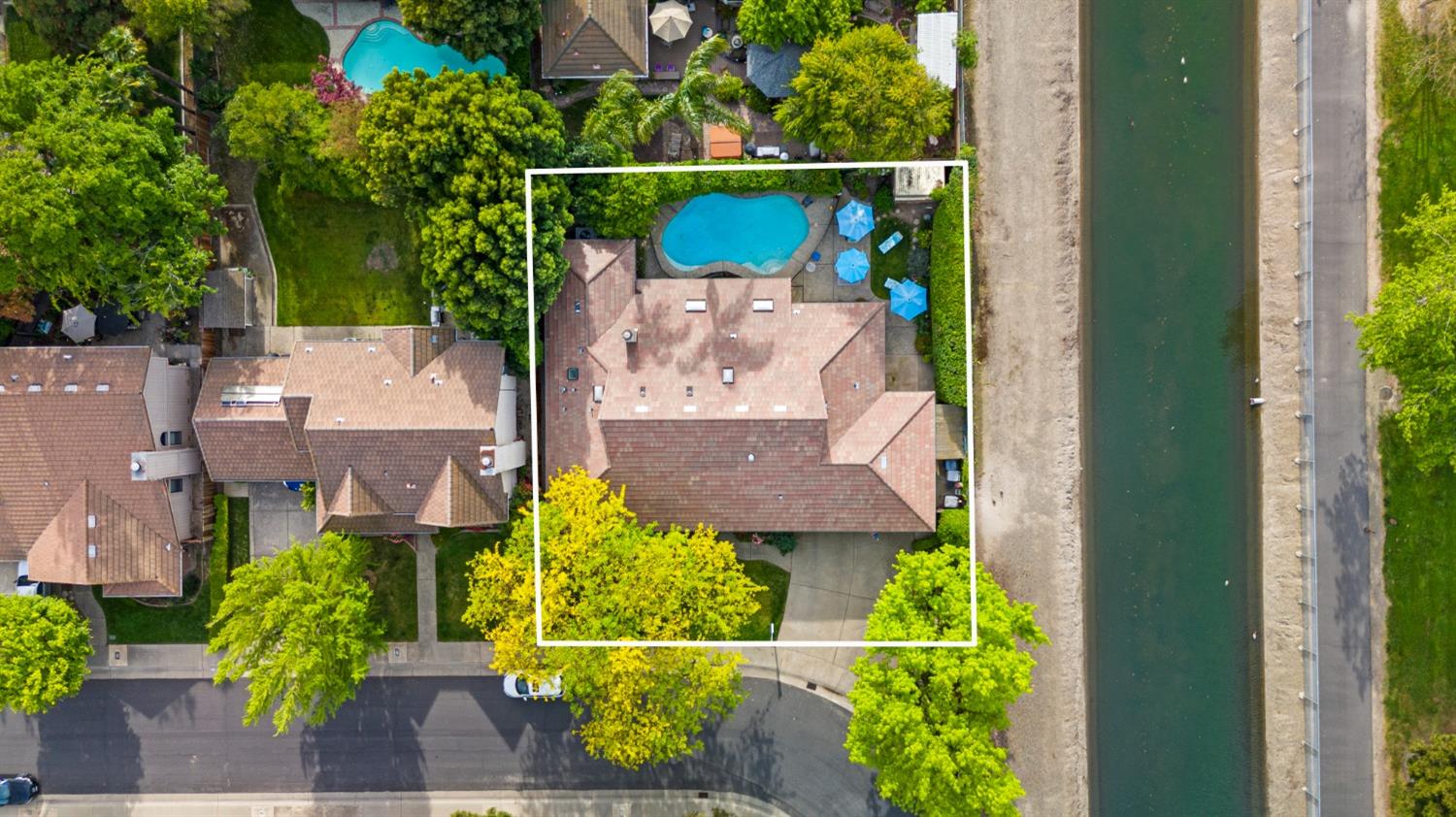 Detail Gallery Image 43 of 47 For 24 Sage River Cir, Sacramento,  CA 95831 - 3 Beds | 3 Baths