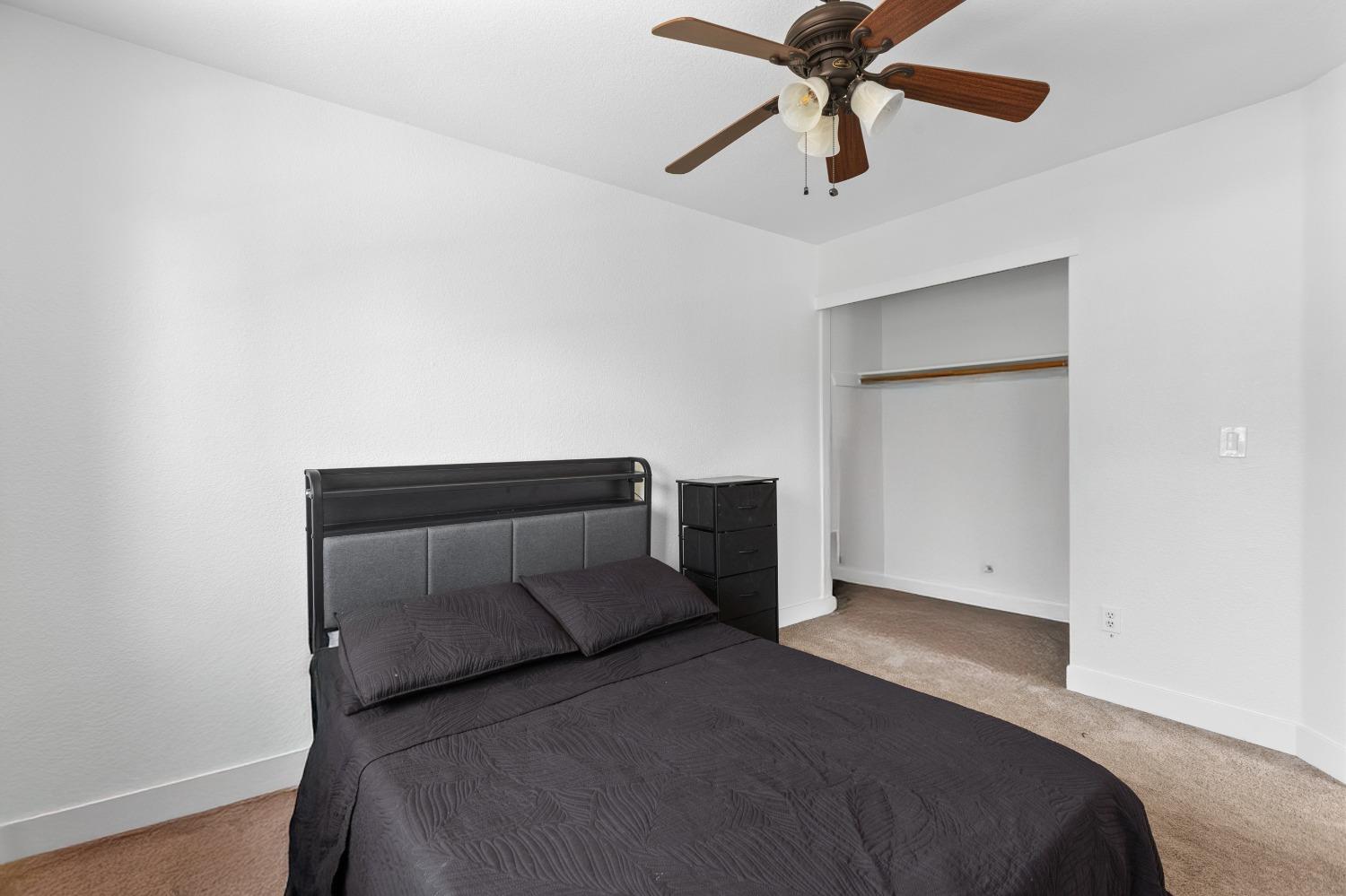 Detail Gallery Image 37 of 50 For 9557 W Village Tree Dr, Elk Grove,  CA 95758 - 3 Beds | 2/1 Baths