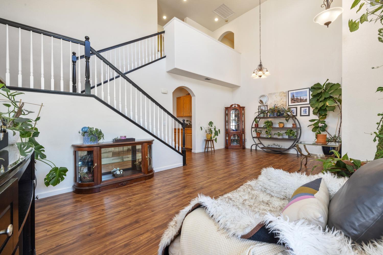 Detail Gallery Image 8 of 67 For 2500 Paseo De Leon, Turlock,  CA 95382 - 4 Beds | 2/1 Baths