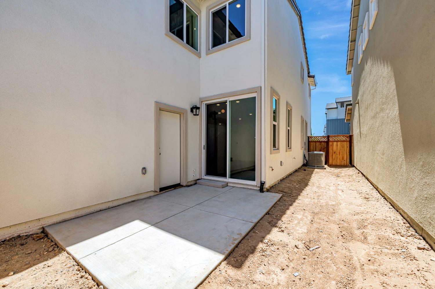 Detail Gallery Image 11 of 13 For 762 Whitewater Ct, West Sacramento,  CA 95605 - 4 Beds | 3 Baths