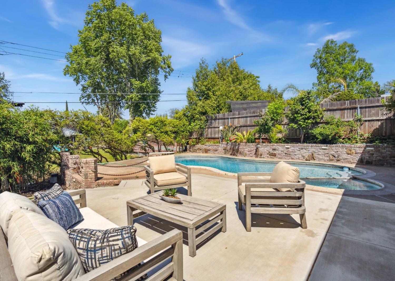 Detail Gallery Image 21 of 22 For 7625 Northeast Cir, Citrus Heights,  CA 95610 - 3 Beds | 2 Baths
