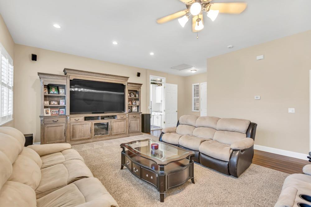 Detail Gallery Image 15 of 66 For 929 Jordine Way, Galt,  CA 95632 - 5 Beds | 2/1 Baths