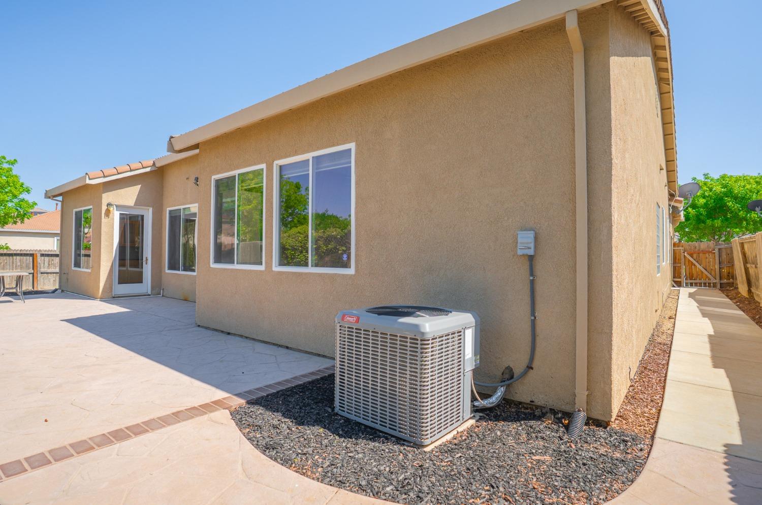 Detail Gallery Image 50 of 67 For 2196 Naples Ct, Los Banos,  CA 93635 - 3 Beds | 2 Baths