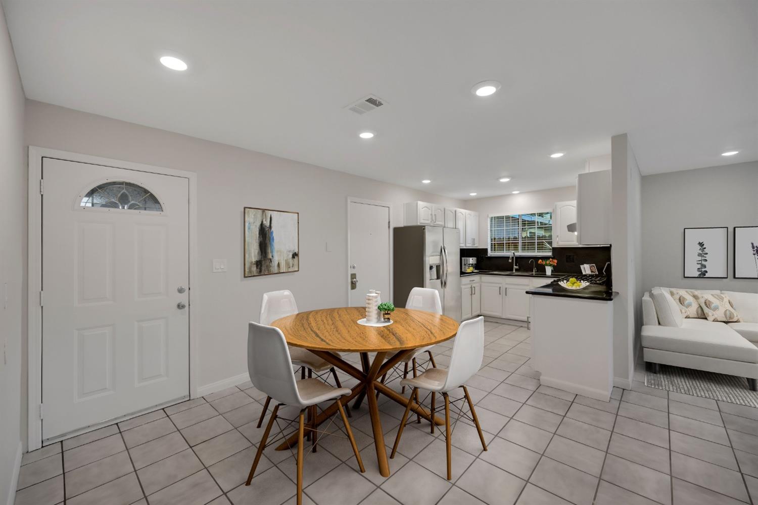 Detail Gallery Image 8 of 27 For 356 Yampa Cir, Sacramento,  CA 95838 - 3 Beds | 2 Baths