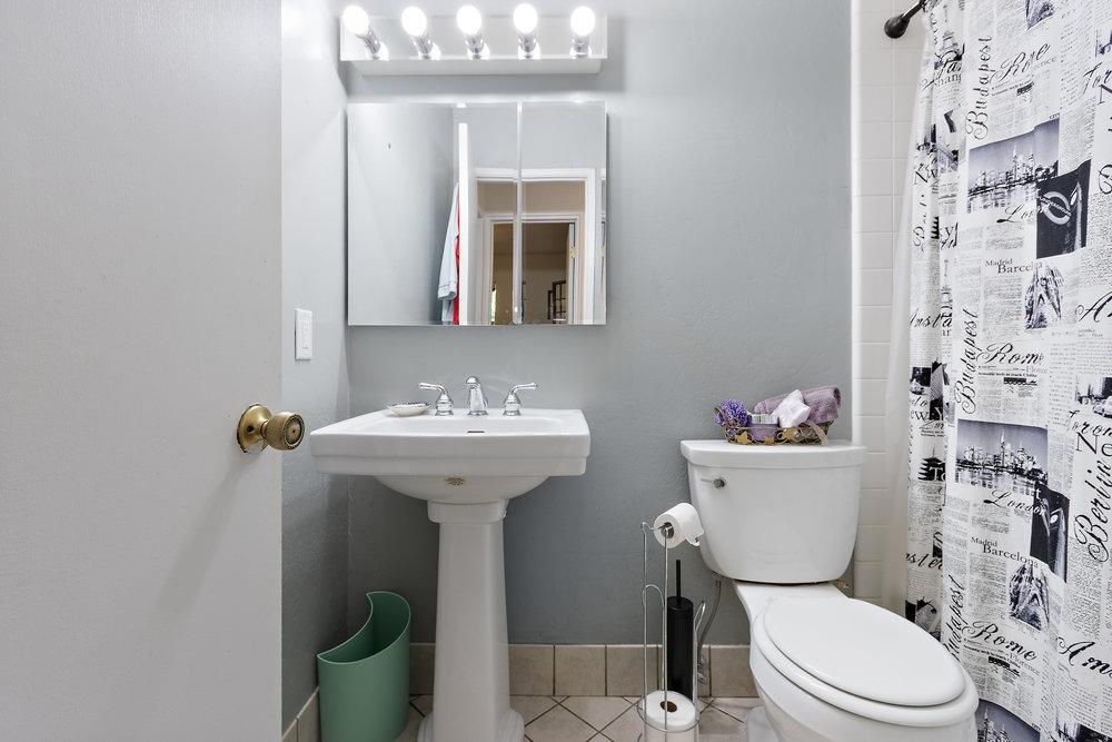 Detail Gallery Image 14 of 29 For 6116 Lincoln Ave, Carmichael,  CA 95608 - 2 Beds | 1 Baths