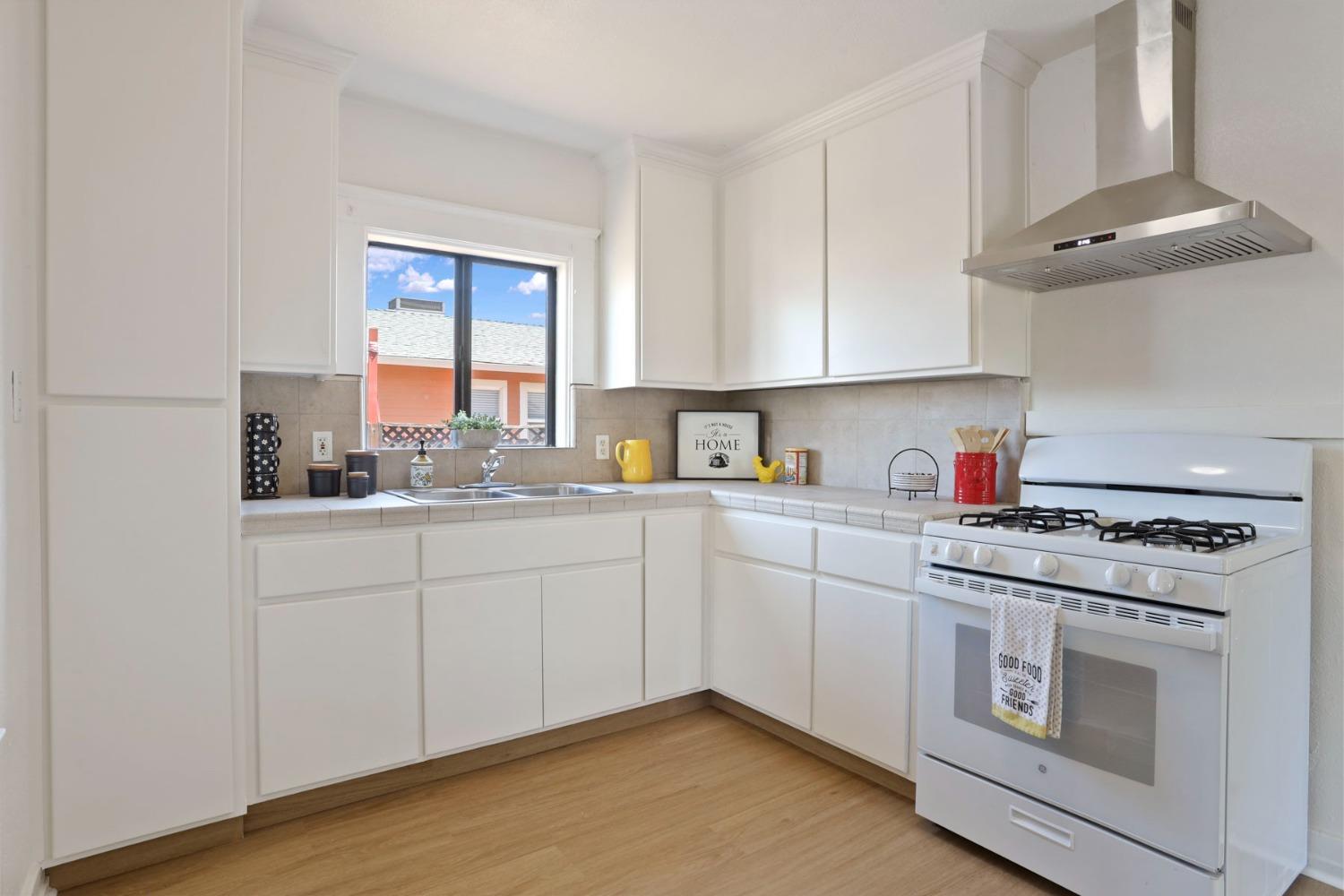 Detail Gallery Image 10 of 25 For 11 E 1st St, Tracy,  CA 95376 - 2 Beds | 1 Baths