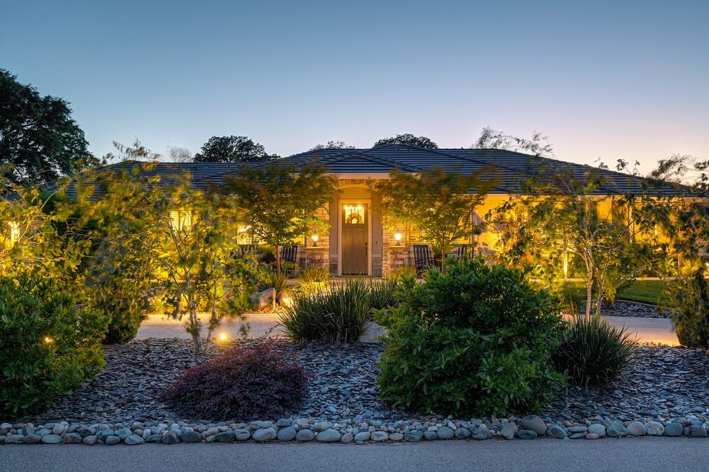 Detail Gallery Image 3 of 63 For 7527 Country Oaks Ln, Orangevale,  CA 95662 - 5 Beds | 4/1 Baths