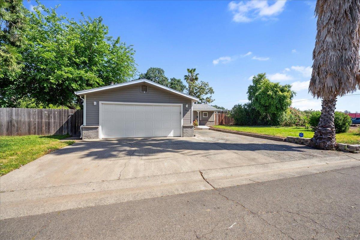 Detail Gallery Image 3 of 48 For 3845 Sunnyvale Ave, Sacramento,  CA 95821 - 4 Beds | 2 Baths