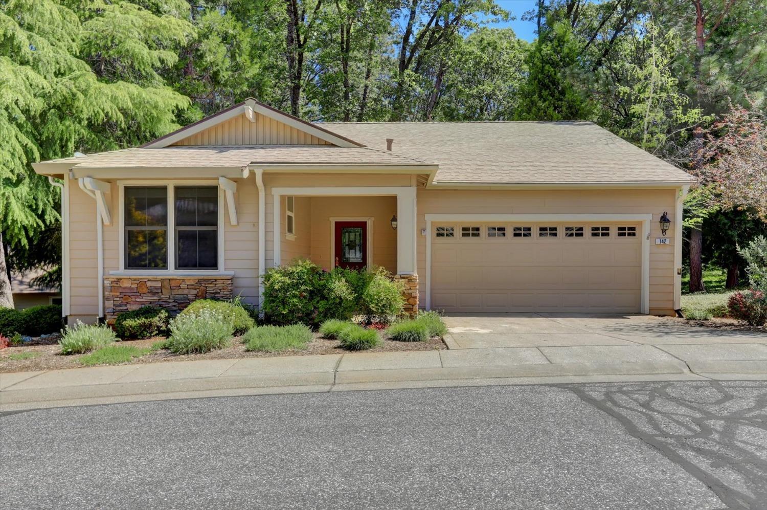 Detail Gallery Image 1 of 66 For 142 Sparrow Cir, Grass Valley,  CA 95945 - 2 Beds | 2 Baths