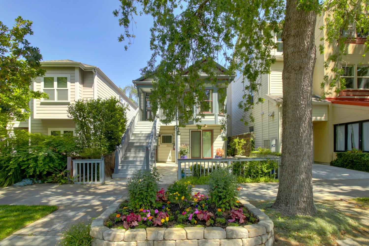 Detail Gallery Image 2 of 59 For 2021 S St, Sacramento,  CA 95811 - – Beds | – Baths