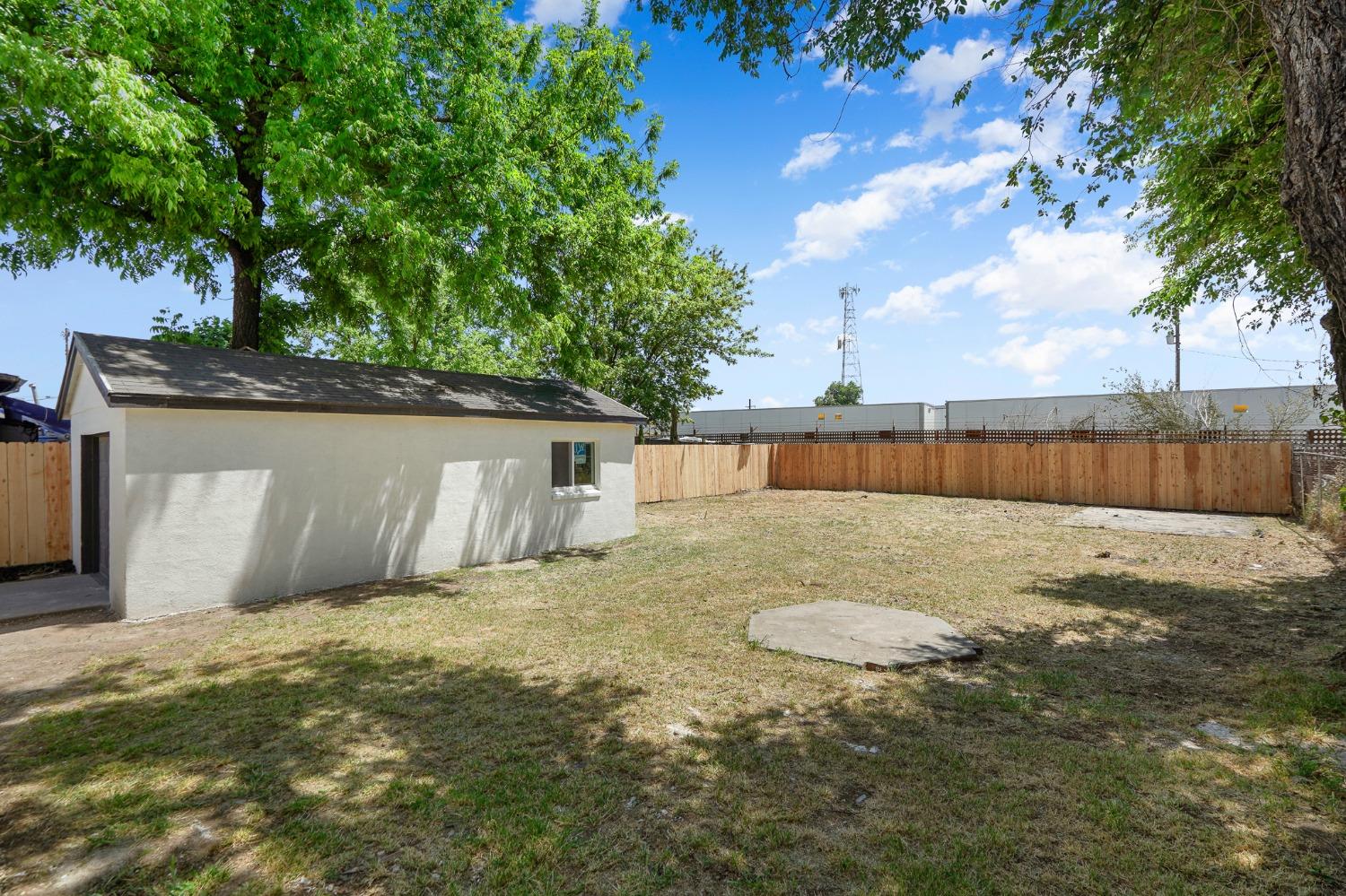 E Anderson Street, Stockton, California image 32