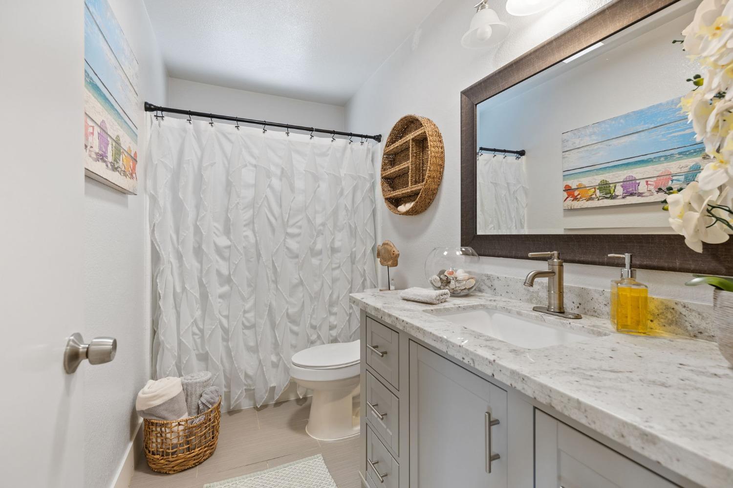 Detail Gallery Image 17 of 42 For 5224 North Ave, Carmichael,  CA 95608 - 3 Beds | 2 Baths
