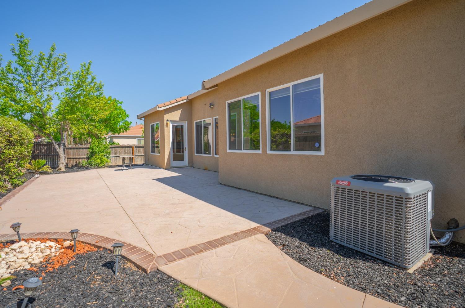 Detail Gallery Image 49 of 67 For 2196 Naples Ct, Los Banos,  CA 93635 - 3 Beds | 2 Baths
