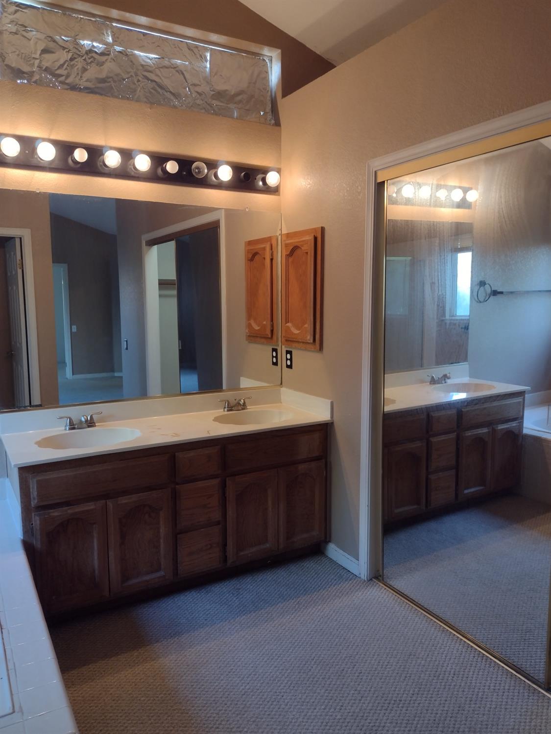 Detail Gallery Image 37 of 56 For 1900 Berryessa Dr, Modesto,  CA 95358 - 3 Beds | 2/1 Baths