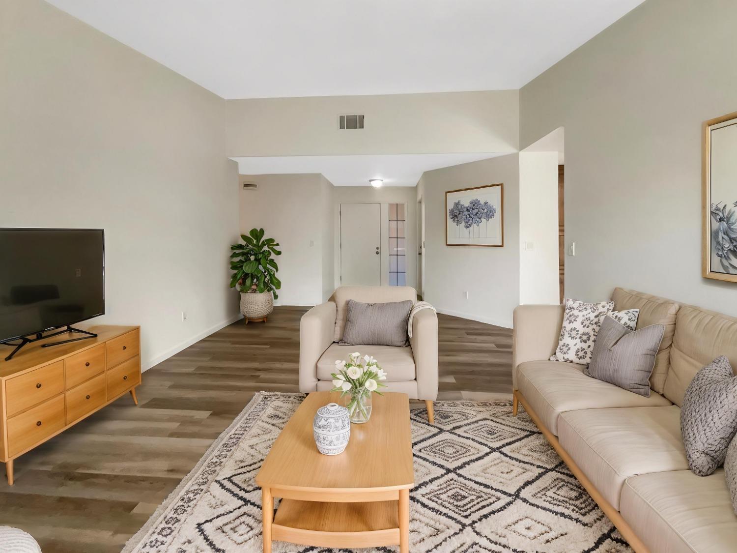 Detail Gallery Image 2 of 29 For 3023 Rosemont Dr, Sacramento,  CA 95826 - 3 Beds | 2 Baths