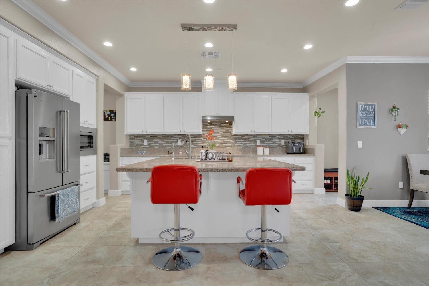 Detail Gallery Image 11 of 42 For 692 N Montebello St, Mountain House,  CA 95391 - 5 Beds | 4 Baths