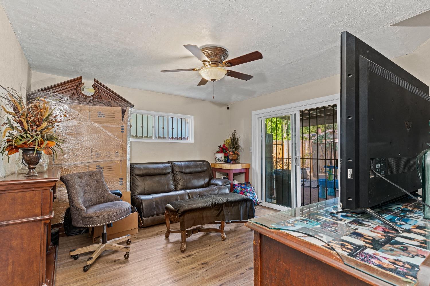 Detail Gallery Image 14 of 32 For 126 N Nottingham Dr, Stockton,  CA 95207 - 5 Beds | 3 Baths