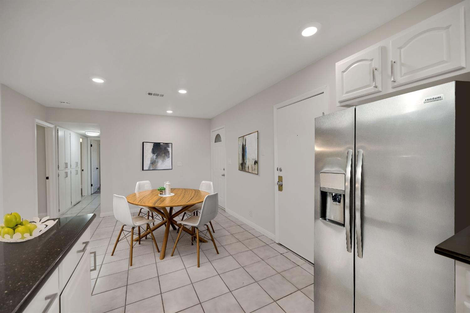 Detail Gallery Image 10 of 27 For 356 Yampa Cir, Sacramento,  CA 95838 - 3 Beds | 2 Baths