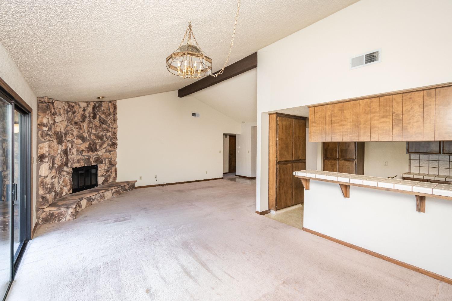 Detail Gallery Image 6 of 31 For 1207 Cedar Tree Way, Sacramento,  CA 95831 - 2 Beds | 2 Baths