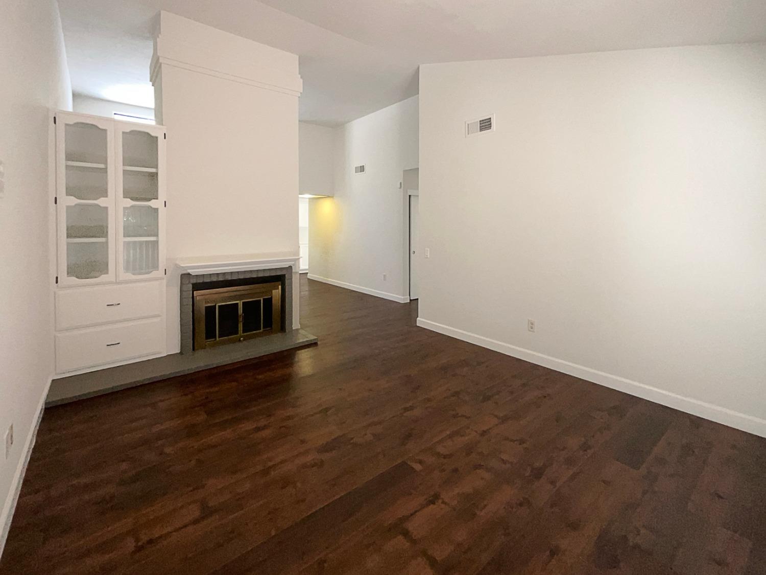 Detail Gallery Image 3 of 27 For 7031 Rancho Mirage Ct, Citrus Heights,  CA 95621 - 3 Beds | 2 Baths