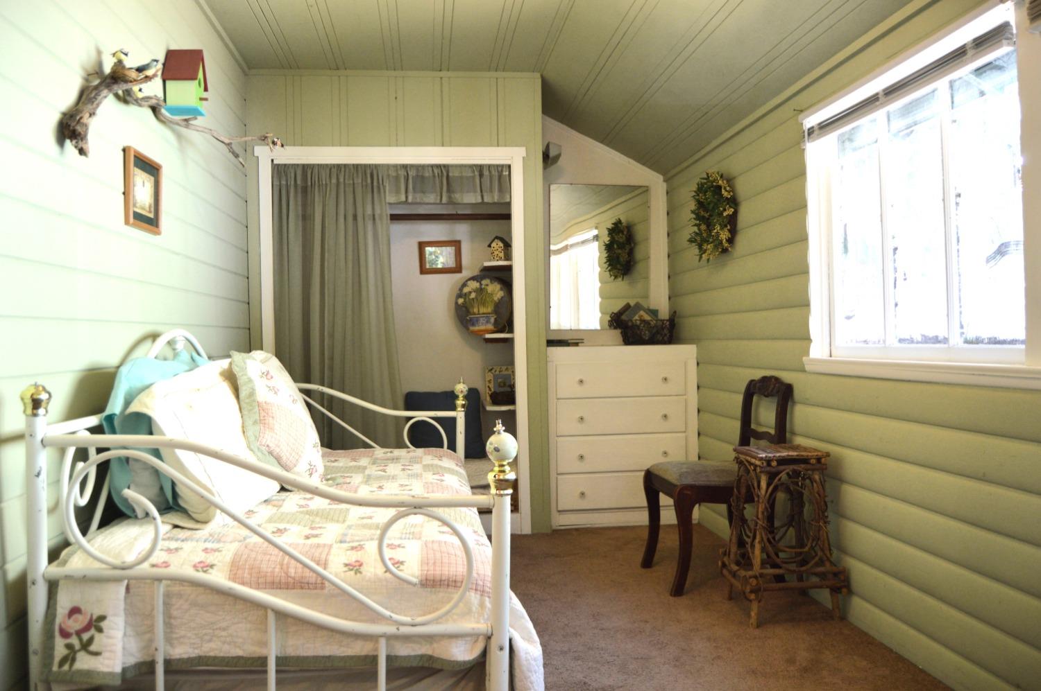 Detail Gallery Image 7 of 34 For 26156 Long Barn Rd, Long Barn,  CA 95335 - 5 Beds | 1/1 Baths