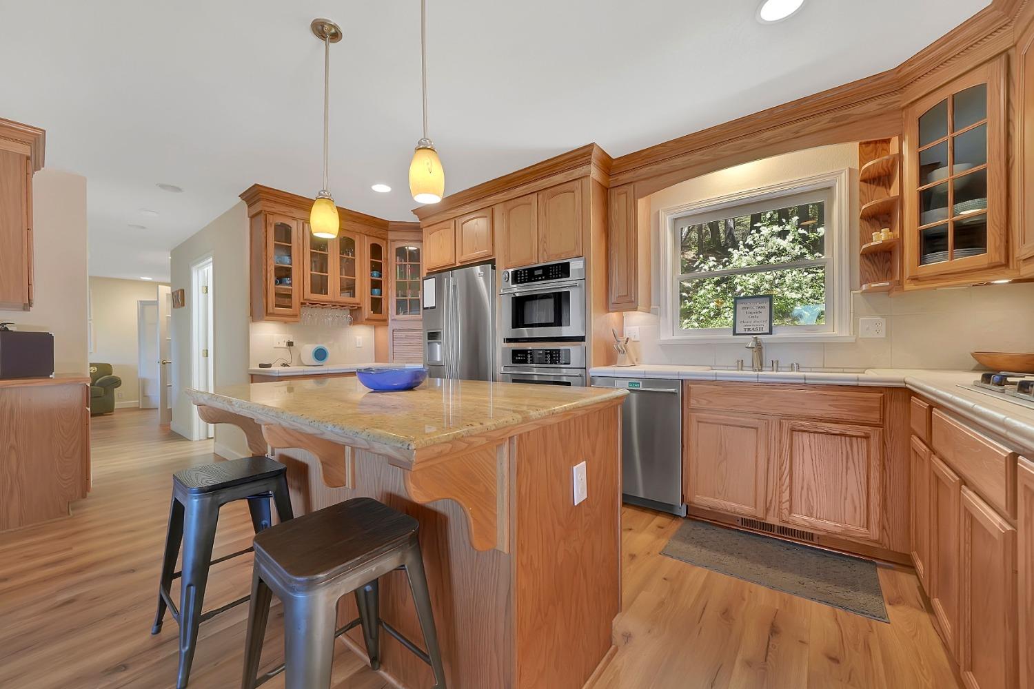 Detail Gallery Image 16 of 66 For 18720 Circle View Dr, Pioneer,  CA 95666 - 3 Beds | 3 Baths