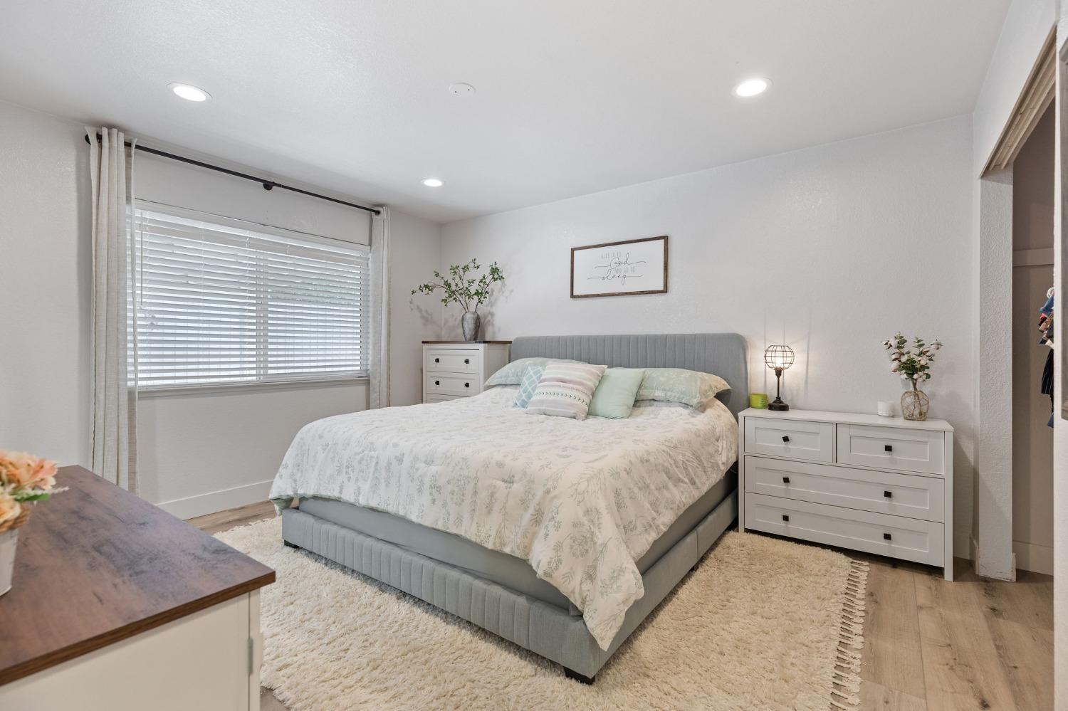 Detail Gallery Image 21 of 42 For 5224 North Ave, Carmichael,  CA 95608 - 3 Beds | 2 Baths