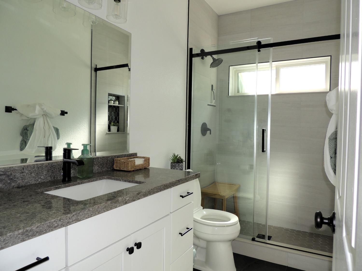 Detail Gallery Image 22 of 39 For 8979 Giant Panda Dr, Sacramento,  CA 95829 - 4 Beds | 3 Baths