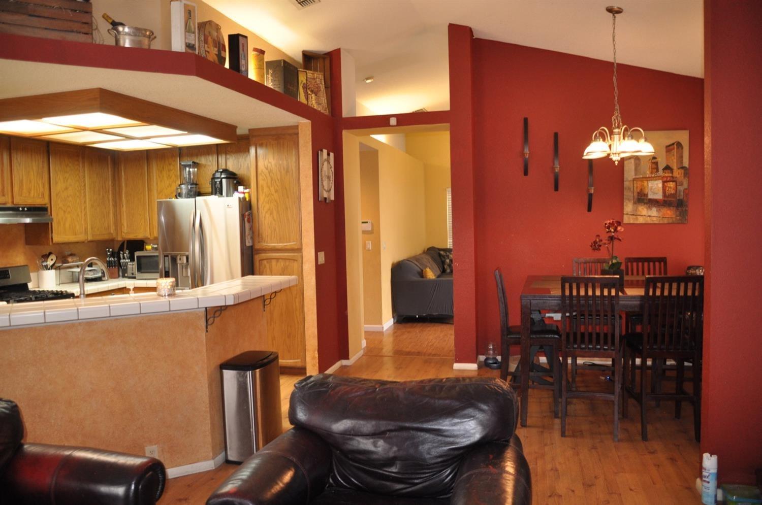 Detail Gallery Image 8 of 17 For 8405 Cassatt Way, Sacramento,  CA 95828 - 3 Beds | 2 Baths