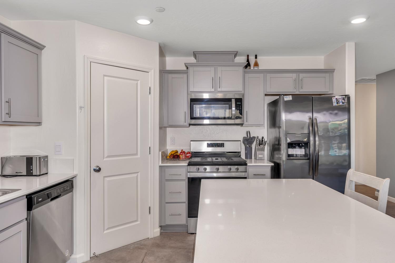 Detail Gallery Image 18 of 48 For 627 Suzanne Dr, Merced,  CA 95348 - 4 Beds | 2 Baths