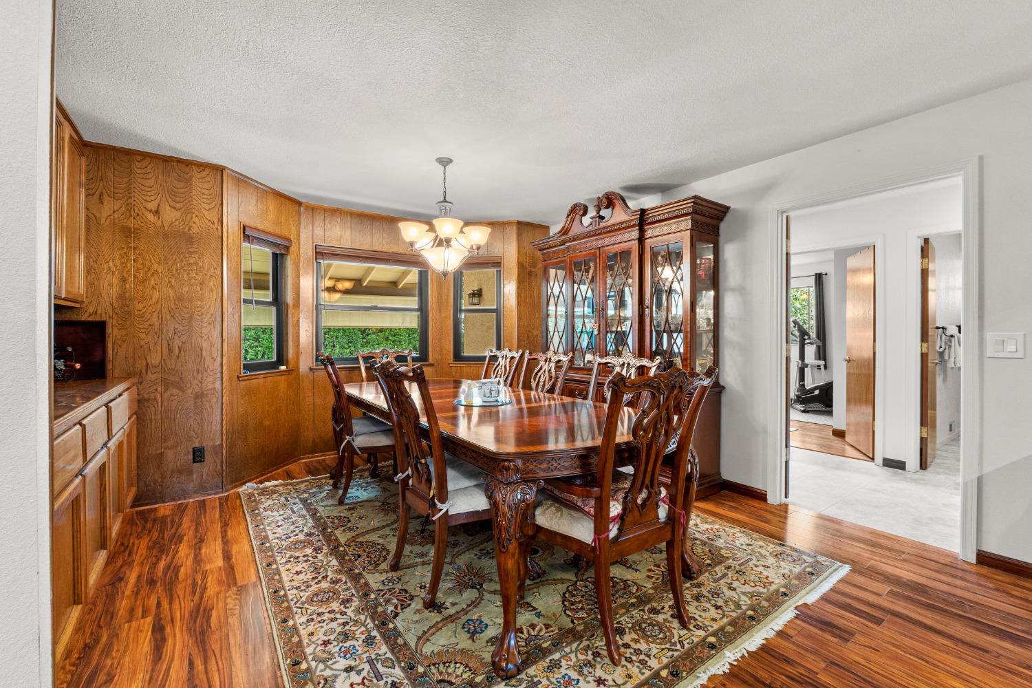Detail Gallery Image 11 of 47 For 24 Sage River Cir, Sacramento,  CA 95831 - 3 Beds | 3 Baths