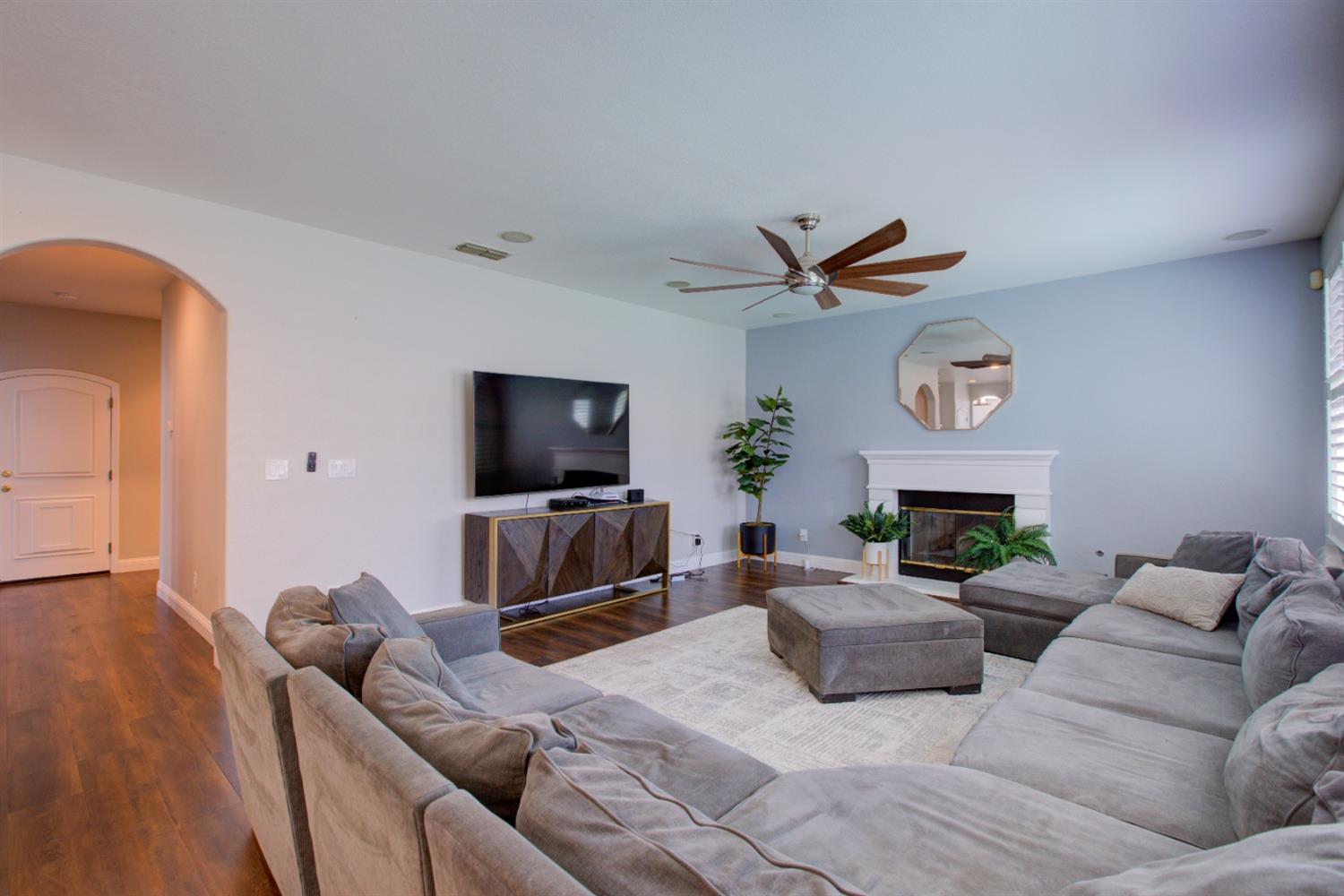 Detail Gallery Image 43 of 75 For 4008 Calais, Modesto,  CA 95356 - 4 Beds | 3 Baths