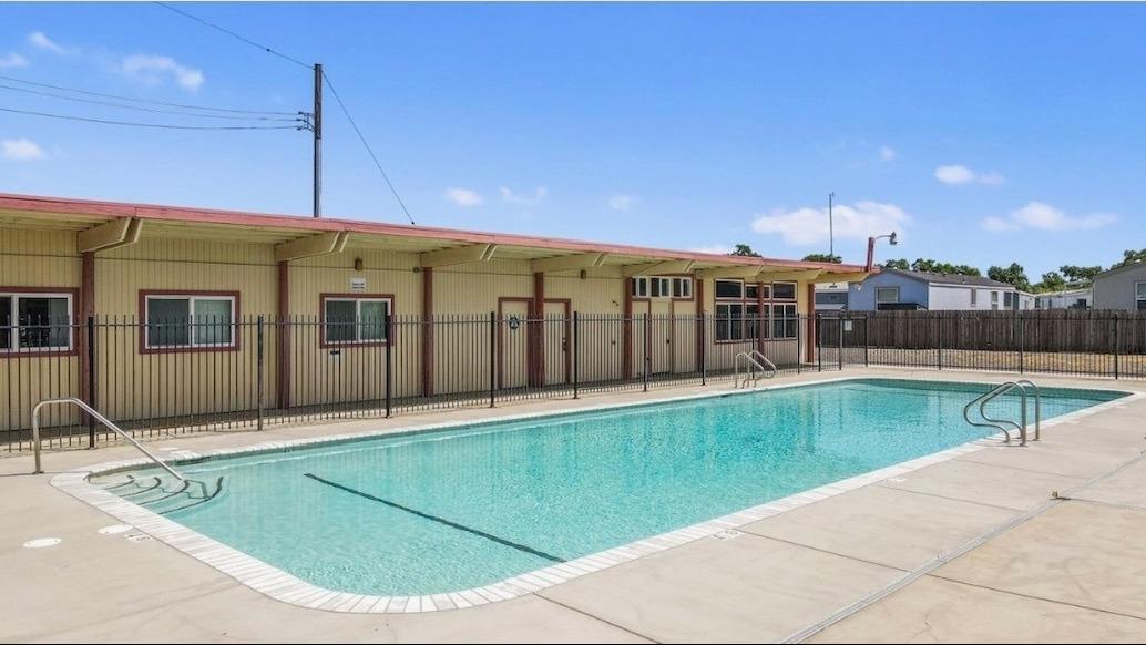 Detail Gallery Image 15 of 18 For 118 Hedy Ln, Davis,  CA 95618 - 1 Beds | 1 Baths