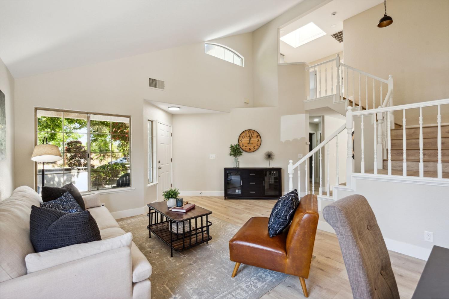 Detail Gallery Image 4 of 33 For 9200 Redwater Dr, Antelope,  CA 95843 - 4 Beds | 3 Baths